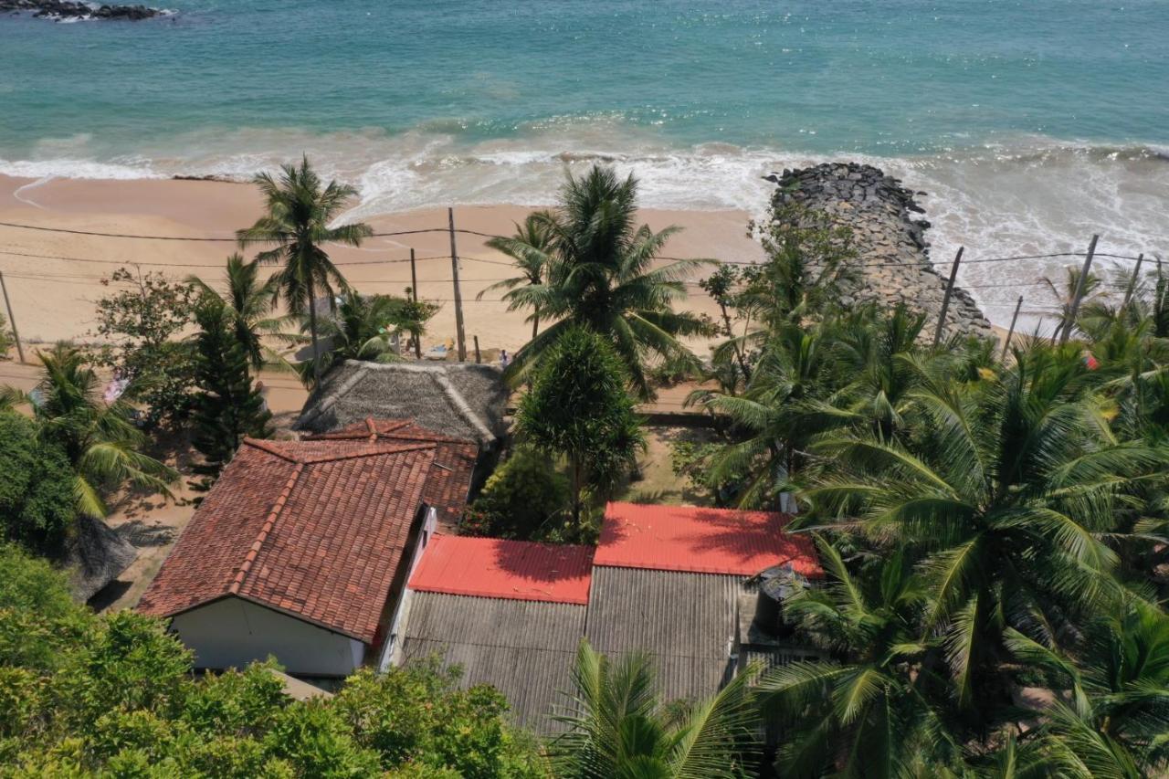 Sunchaser Beach Hotel Тангалла Экстерьер фото